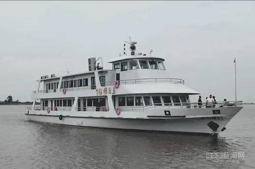 獨(dú)具赫哲族元素的游船與集成電路設(shè)計(jì)的跨界交響 黑龍江國(guó)有船企自主創(chuàng)新的一次性試航成功